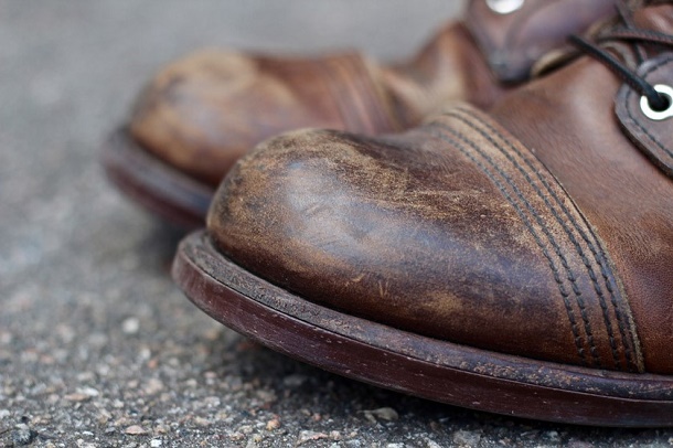 چگونه کفش‌های چرمی را تمیز و از آنها مراقبت کنیم؟