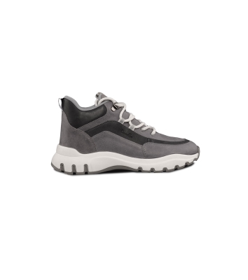 کفش چرمی ورزشی زنانه Larisa Sneaker