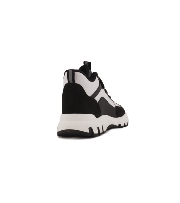 کفش چرمی ورزشی زنانه Larisa Sneaker